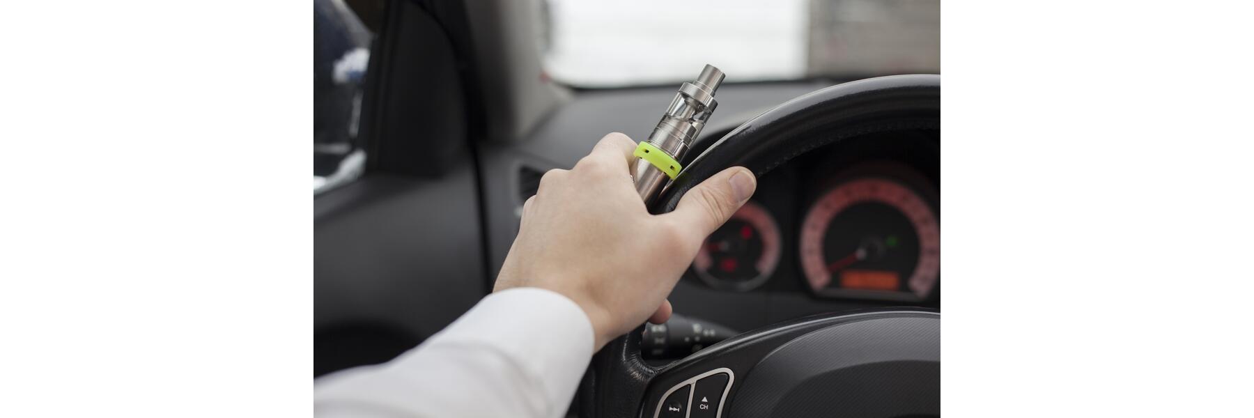 e zigarette im auto erlaubt Rauchen im Auto mit E-Zigarette? Mit Display könnte das Ihren Führerschein  kosten main image 0